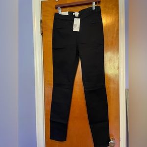 H&M Pants
Skinny/ Regular waist/ Super Stretch
Size 6